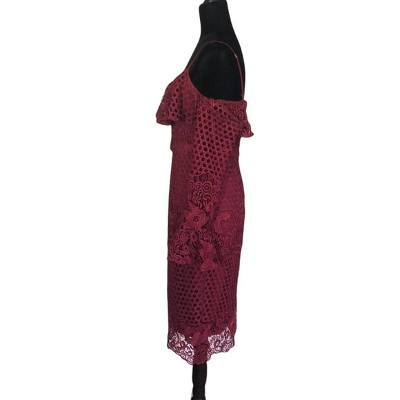 Ministry of Style Momentum Cold Shoulder Dress - Picture 6 of 12